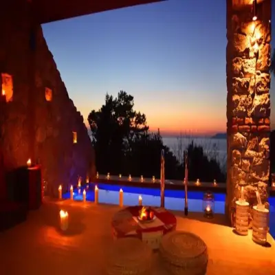 Nautical Hotel, +14