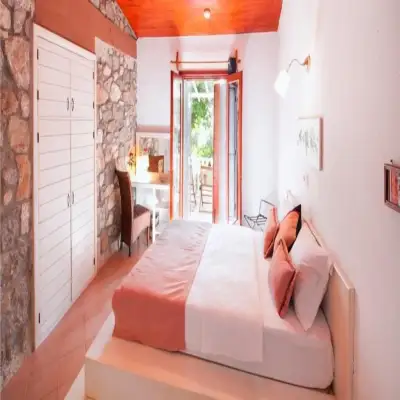 Nautical Hotel, +14
