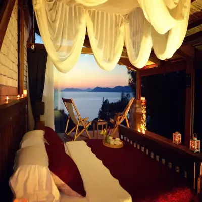 Nautical Hotel, +14