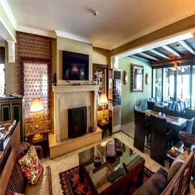 Bella View Art Hotel