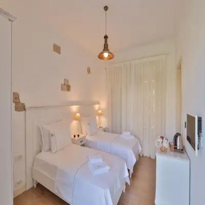 Köşe Konak, +12