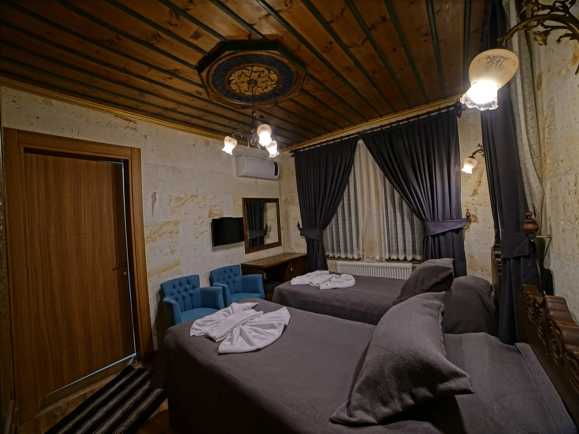 Milat Cave Hotel 