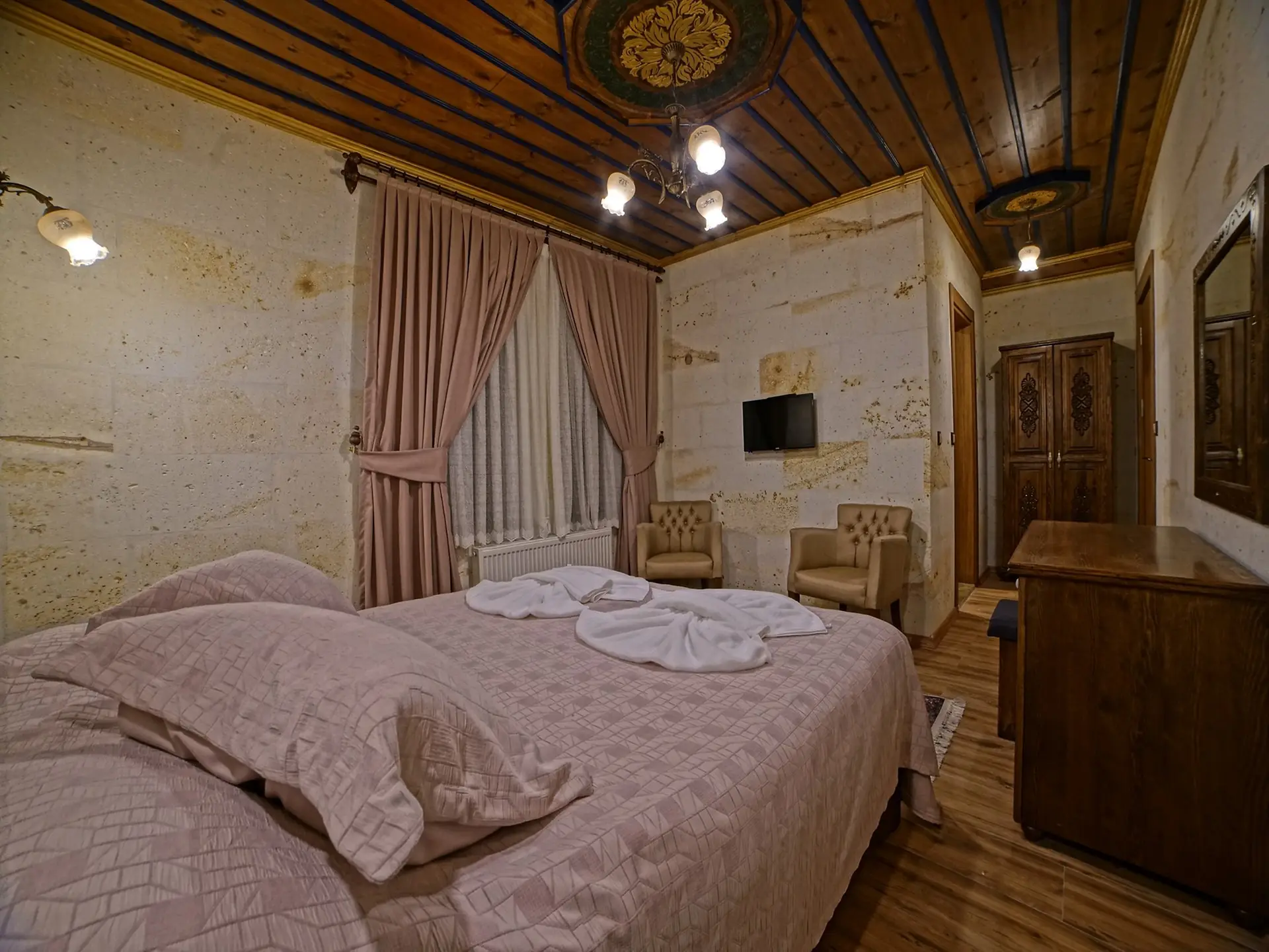 Milat Cave Hotel 