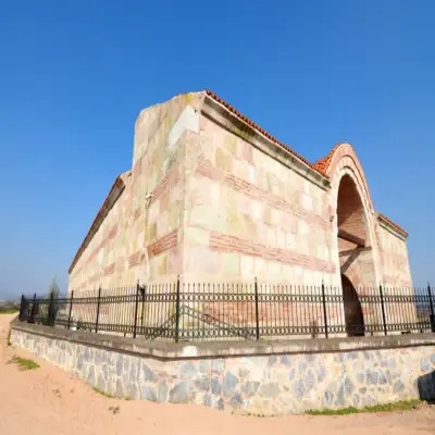 Issız Han Otel, Ulubat Gölü