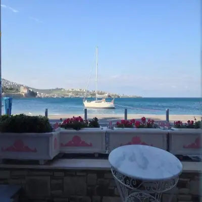 Lola 38 Hotel