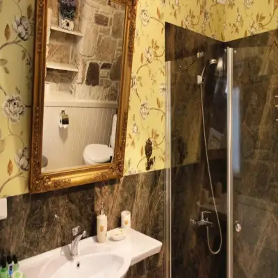 Lola 38 Hotel