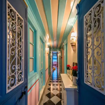 Lola 38 Hotel