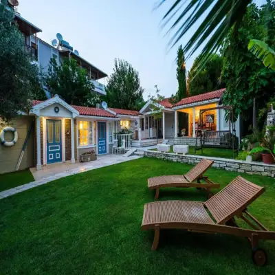 Lola 38 Hotel