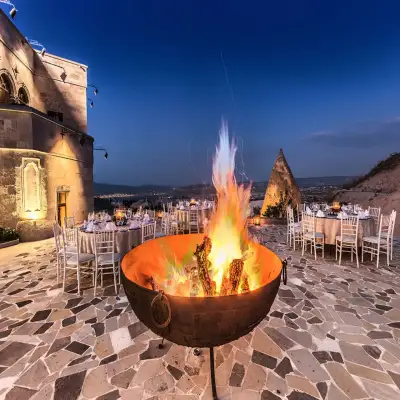 Museum Hotel, +16