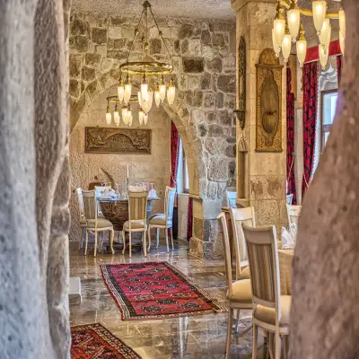Museum Hotel, +16