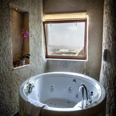 Museum Hotel, +16