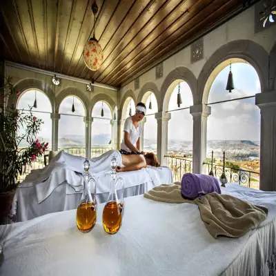 Museum Hotel, +16