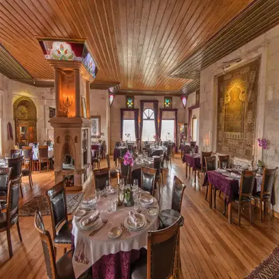 Museum Hotel, +16