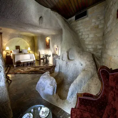 Museum Hotel, +16