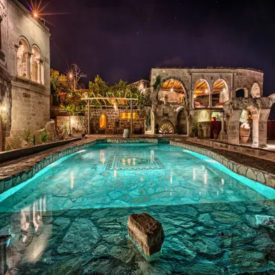 Museum Hotel, +16