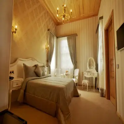 Ada Palas Hotel, +12