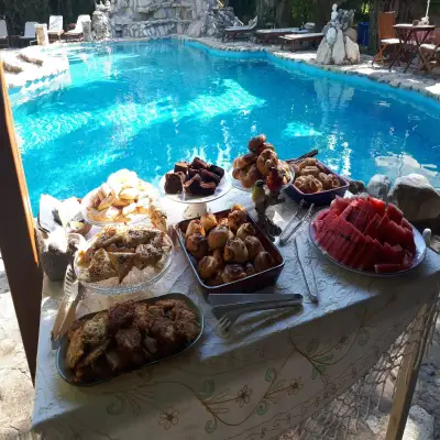 Hotel Kemerbağ, +12