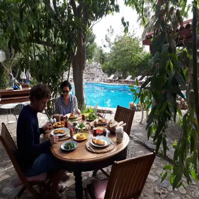 Hotel Kemerbağ, +12