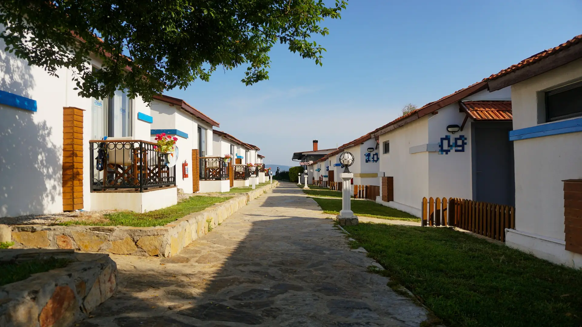 Maya Bistro Hotel Beach