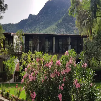 Alados Otel