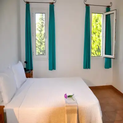 Emel Pension Güzelçamlı