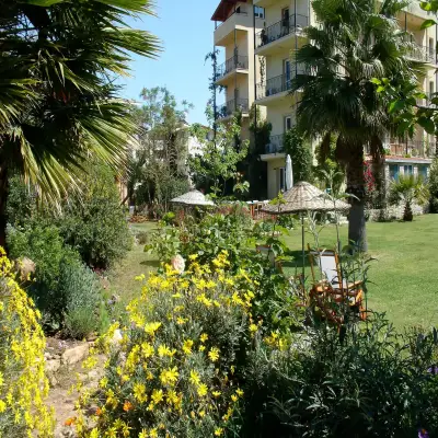 Emel Pension Güzelçamlı