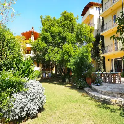 Emel Pension Güzelçamlı