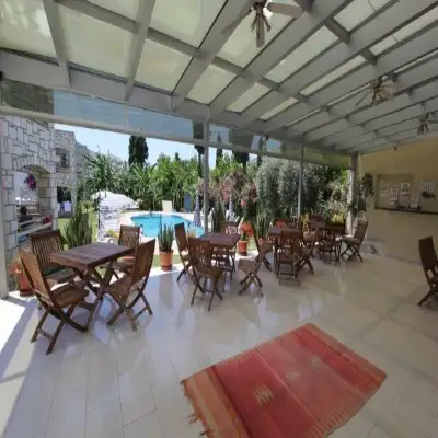 Sun Garden Apart