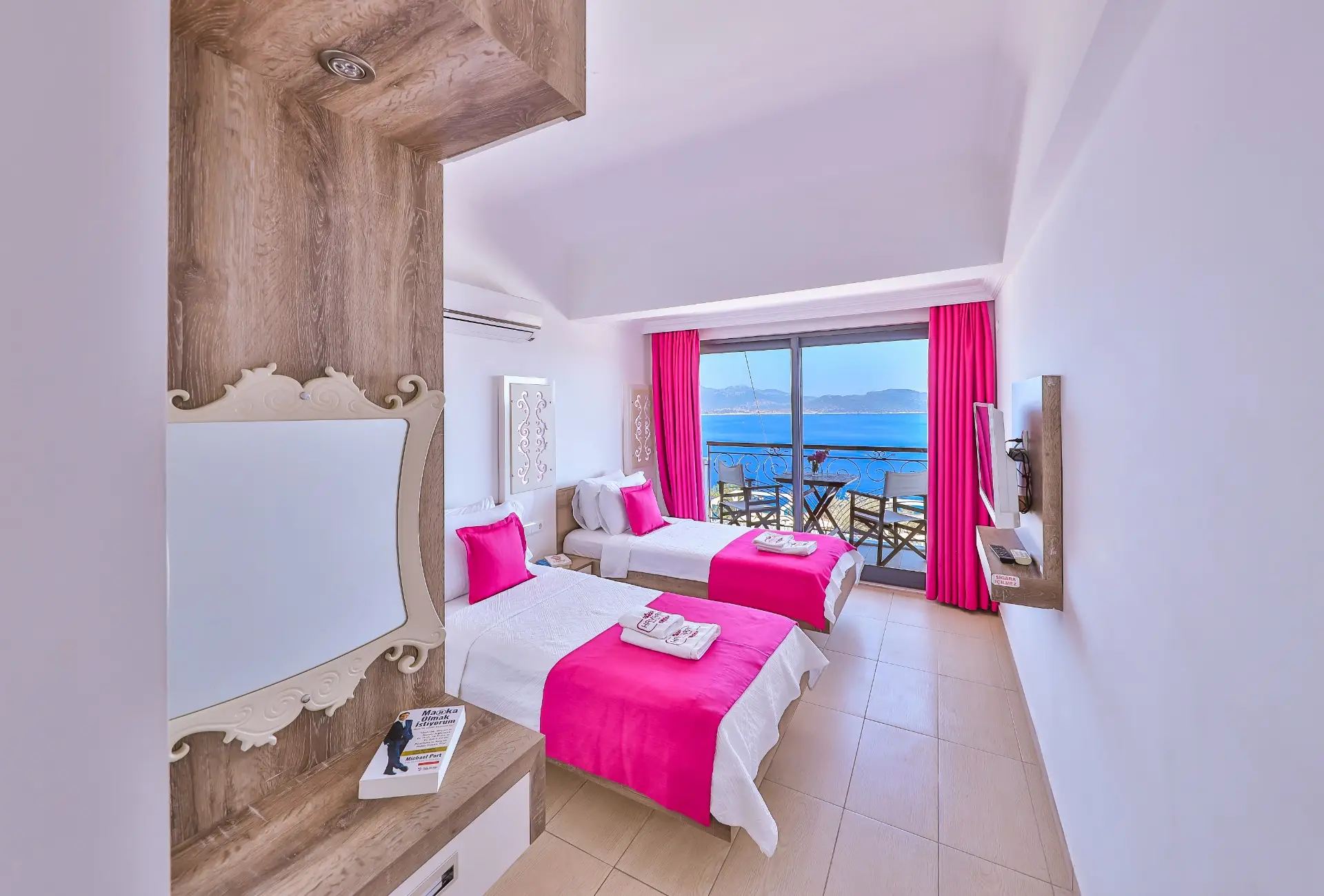 İki Tek Yataklı oda - Deniz Manzaralı & Balkonlu