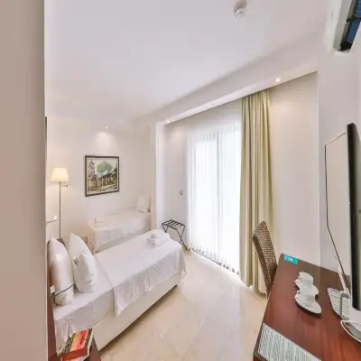 Gardenia Hotel, +12