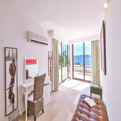 Gardenia Hotel, +12