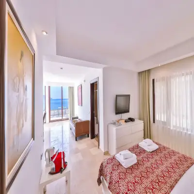 Gardenia Hotel, +12