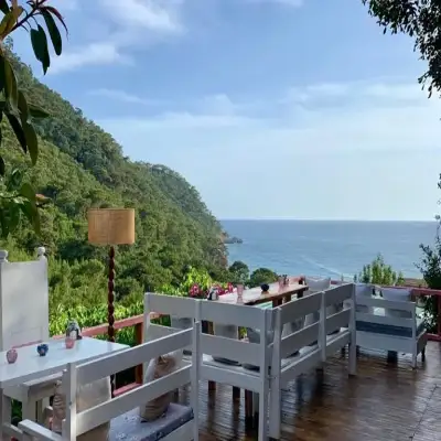 Turan Hill Lounge