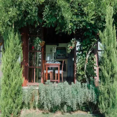 The Lake House, +12