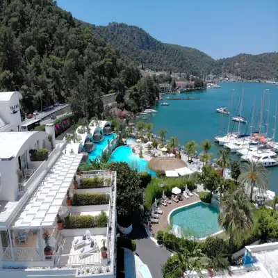 Yacht Classic Hotel, +12