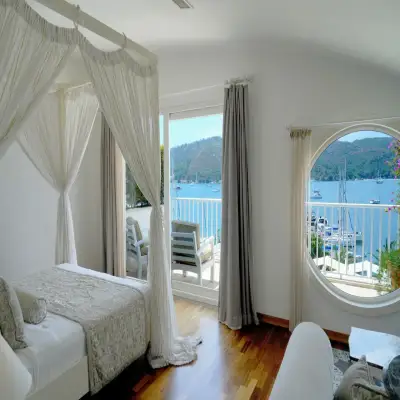 Yacht Classic Hotel, +12