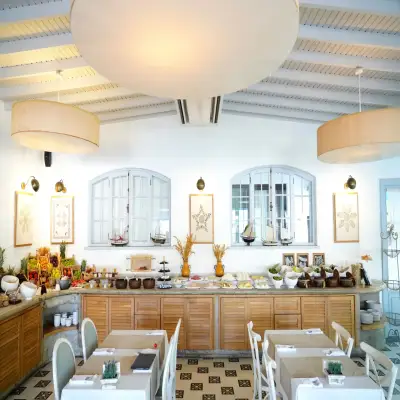 Yacht Classic Hotel, +12