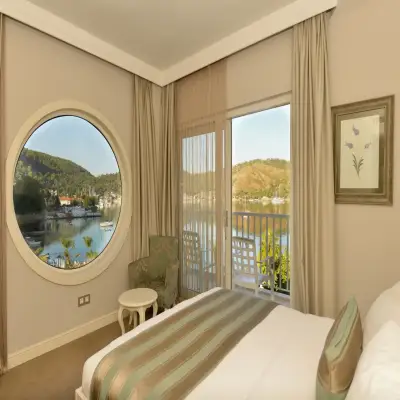 Yacht Classic Hotel, +12