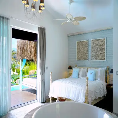 Yacht Classic Hotel, +12