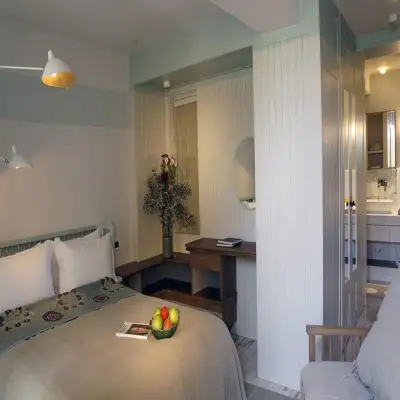 Alavya Hotel