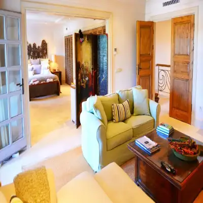Alavya Hotel