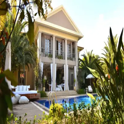 Alavya Hotel