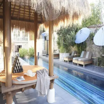 Alavya Hotel