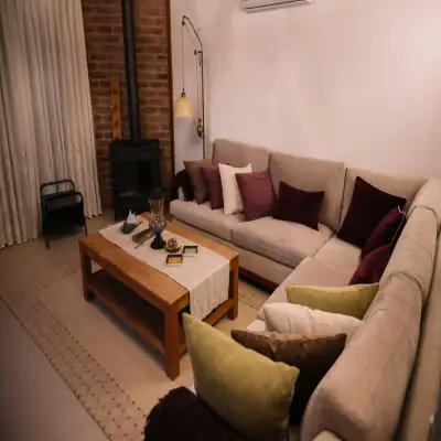 Otel Od Ura, +16