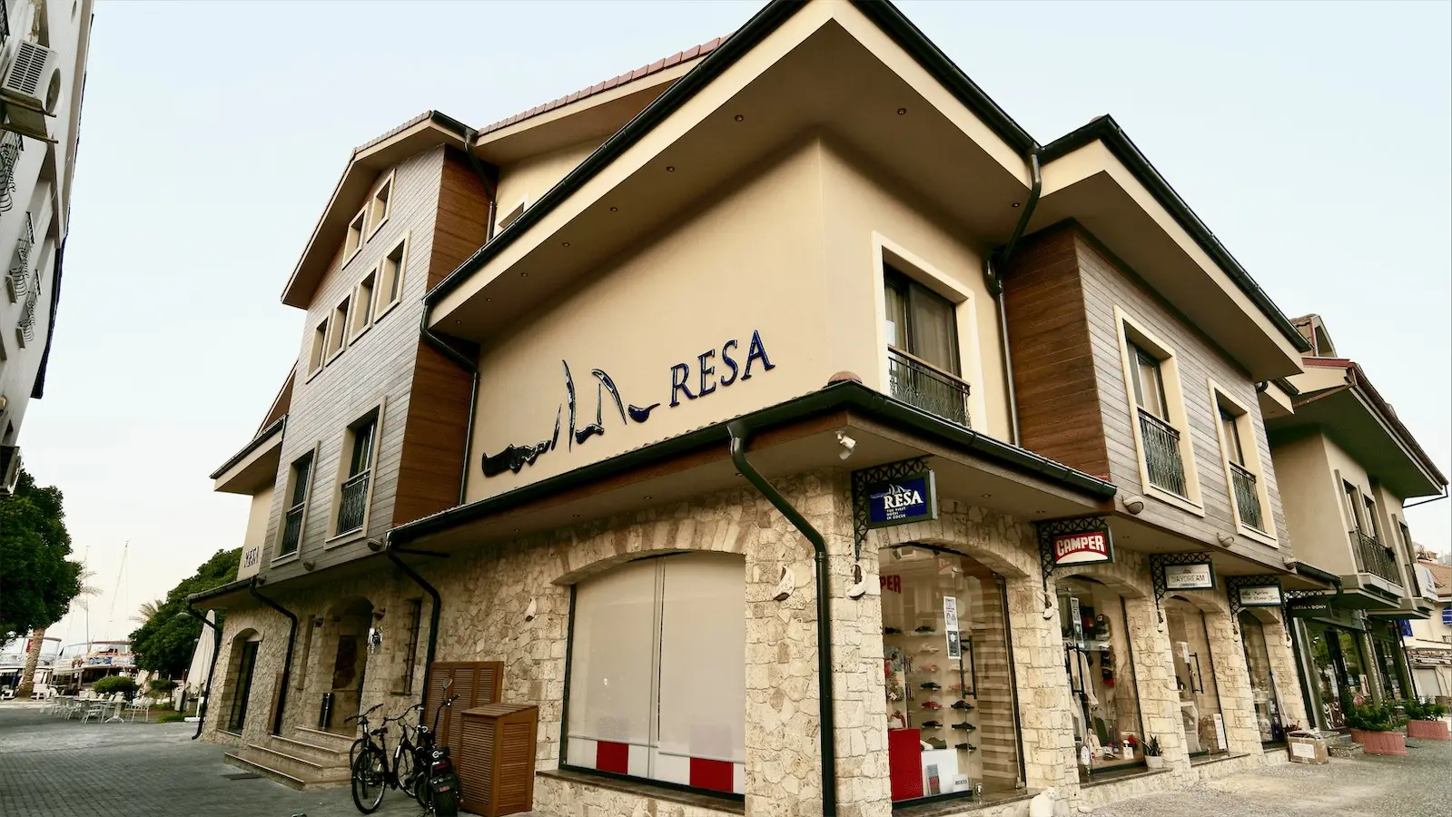 Resa Hotel