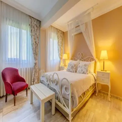 Greenline Guest House, +12