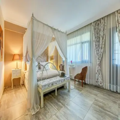 Greenline Guest House, +12