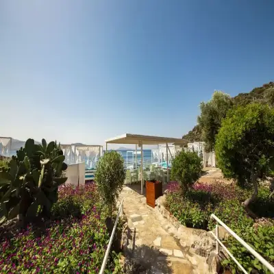 Blanca Beach, Hidayet'in Yeri