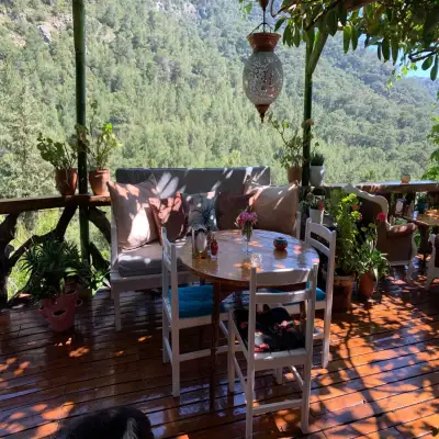 Turan Hill Lounge