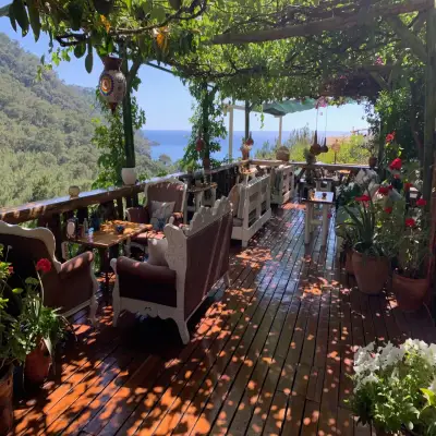 Turan Hill Lounge